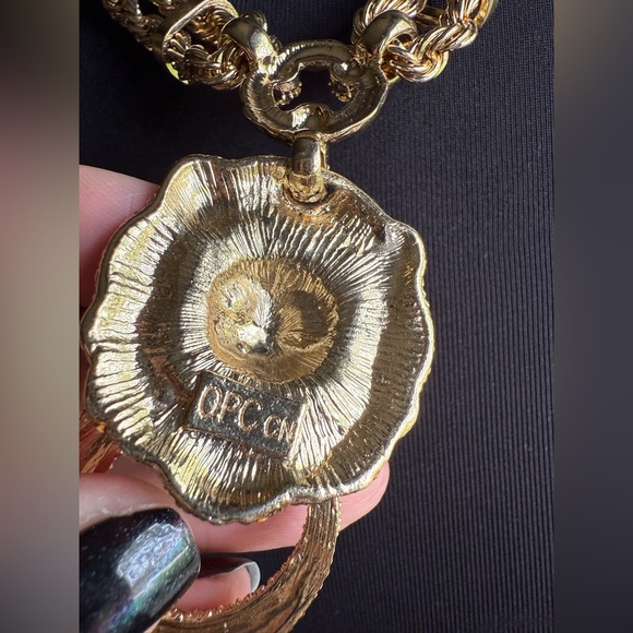 OPC CN double strand gold tone lion head pendant chain necklace, 22” - Picture 10 of 10